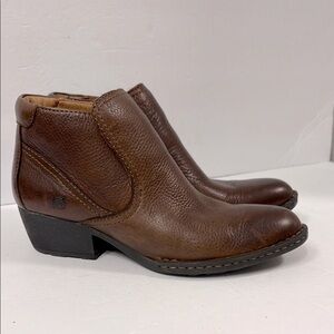 Born Womens Brown Leather Ankle Booties Boots Low Heel Pull On Tongue